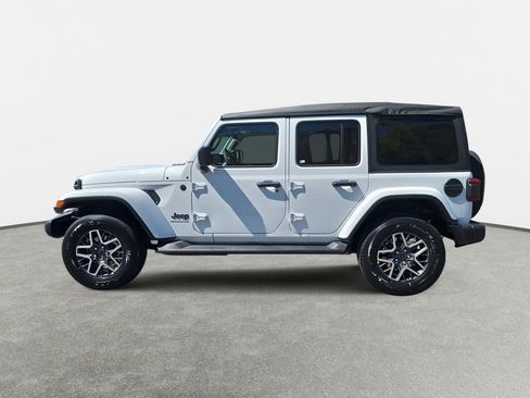 New 2026 Jeep Wrangler Unlimited Sahara AWD/4WD image 8