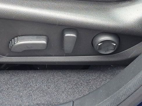 Used 2025 Subaru Forester Limited w/ Popular Package image 26