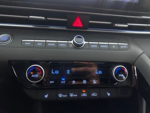 Used 2025 Hyundai Elantra SEL FWD image 25