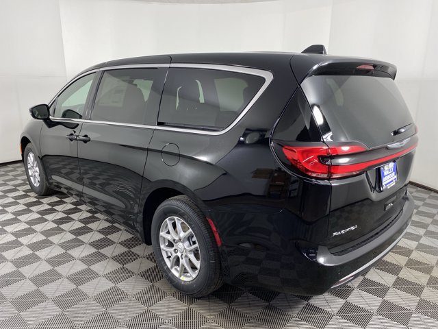 New 2026 Chrysler Pacifica Select FWD image 9
