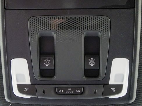 Certified 2025 Honda Pilot TrailSport image 29