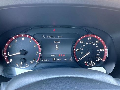 Used 2025 Nissan Frontier PRO-4X AWD/4WD image 19