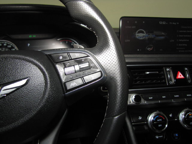 Used 2023 Genesis G70 2.0T RWD image 29