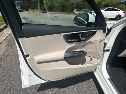 Used 2025 Mercedes-Benz C 300 4MATIC Sedan image 13