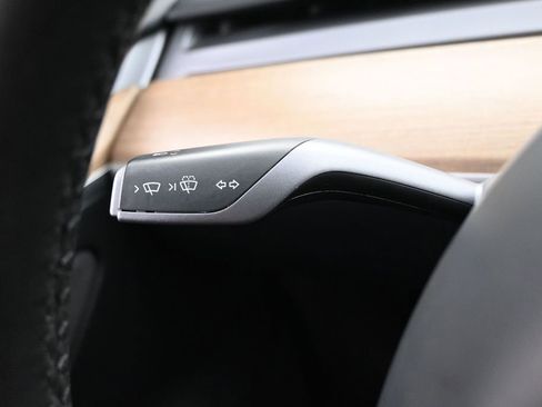 Used 2023 Tesla Model 3 Standard Range image 21