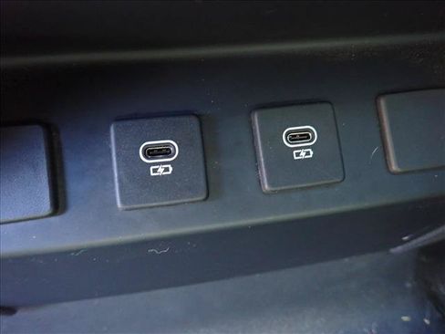 Used 2024 Land Rover Defender 110 S AWD/4WD image 7
