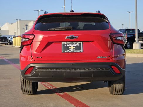 New 2026 Chevrolet Trax LT w/ Driver Confidence Package FWD image 8