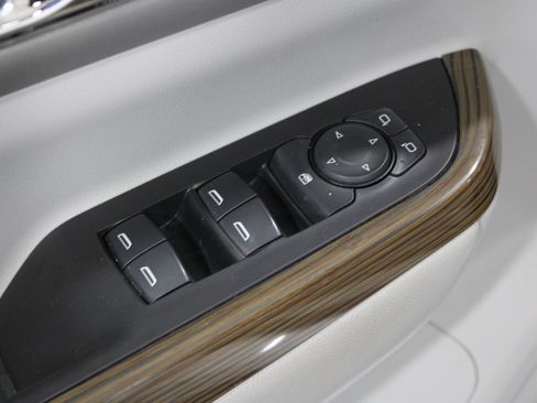 Used 2019 GMC Acadia SLE AWD/4WD image 7