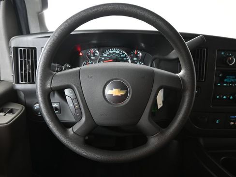 Used 2017 Chevrolet Express 3500 RWD image 32