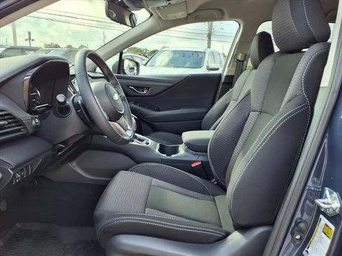 Certified 2025 Subaru Outback Premium w/ Popular Package #1A image 3