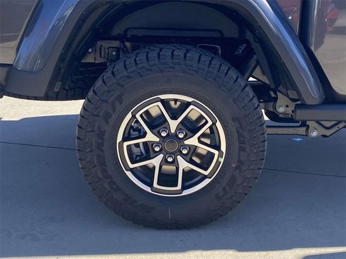 New 2025 Jeep Gladiator Rubicon image 34
