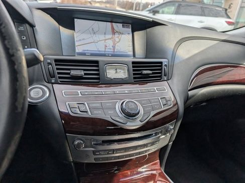 Used 2017 INFINITI Q70 L 3.7 image 16