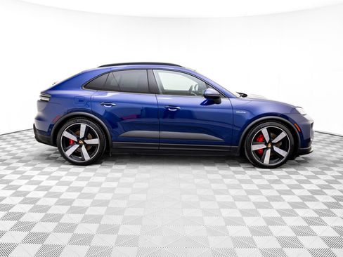 Certified 2025 Porsche Macan 4S Electric image 8