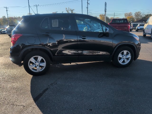 Used 2020 Chevrolet Trax LS w/ Tint and Cruise Package FWD image 8