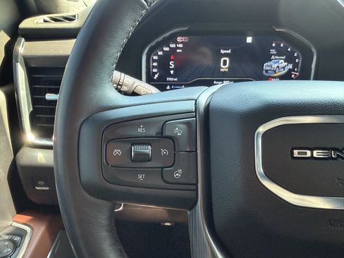 Used 2025 GMC Sierra 2500 Denali Ultimate AWD/4WD image 17