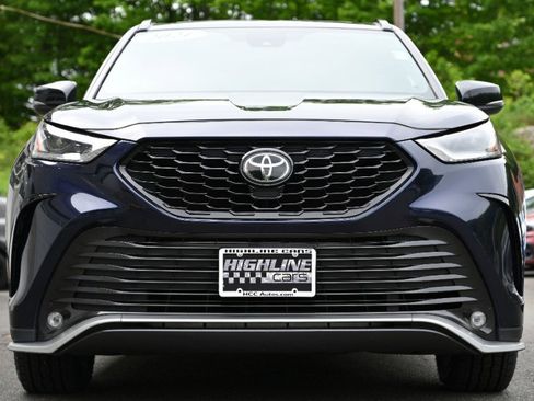 Used 2021 Toyota Highlander XSE AWD/4WD image 9