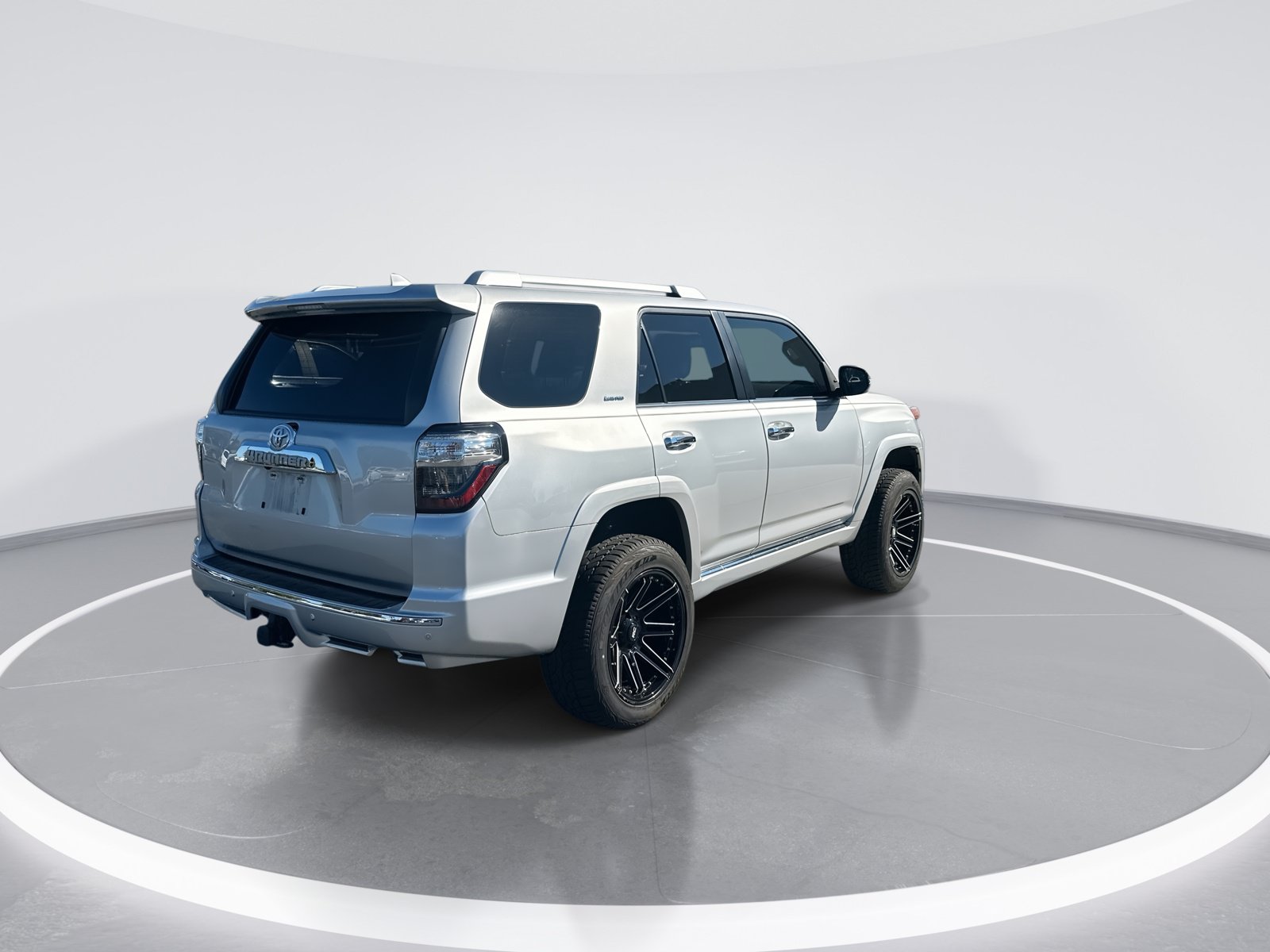 Used 2023 Toyota 4Runner Limited AWD/4WD image 9