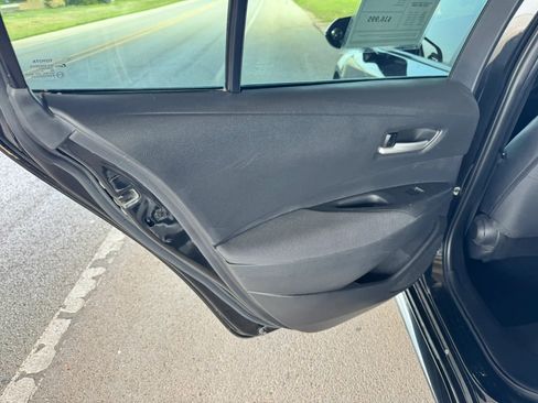 Used 2020 Toyota Corolla LE FWD image 17