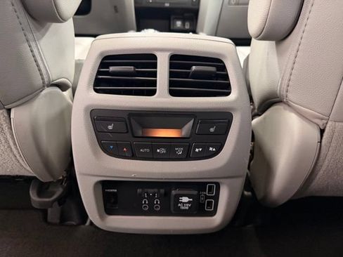 Used 2021 Honda Pilot Touring image 19