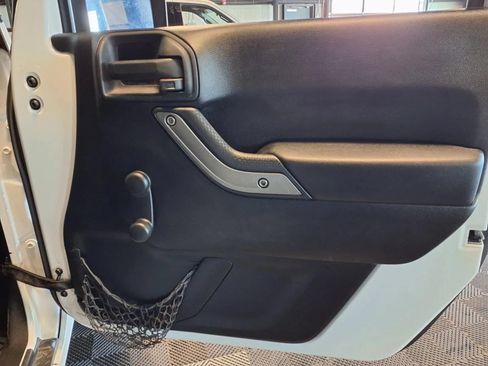 Used 2013 Jeep Wrangler Sport AWD/4WD image 10