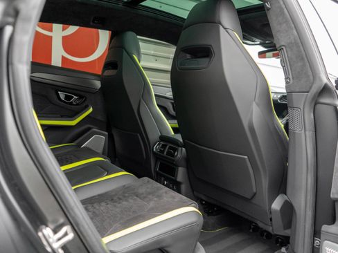 Used 2021 Lamborghini Urus AWD/4WD image 41