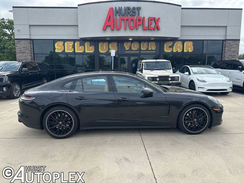 Used 2021 Porsche Panamera image 1