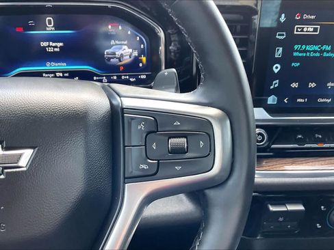 Used 2025 Chevrolet Silverado 1500 LT Trail Boss w/ Convenience Package II AWD/4WD image 49