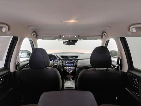 Used 2019 Nissan Rogue SV image 60