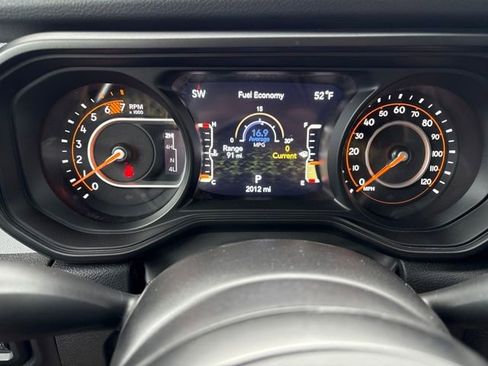 Used 2024 Jeep Wrangler Willys image 15