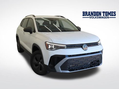 Used 2026 Volkswagen Taos S FWD image 1