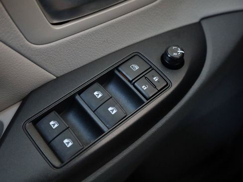 Used 2020 Toyota Sienna LE FWD image 27