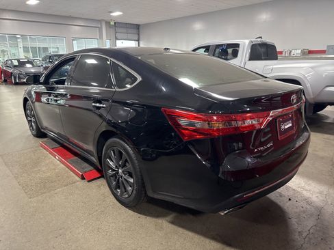 Used 2018 Toyota Avalon XLE Plus image 3