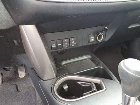 Used 2018 Toyota RAV4 XLE FWD image 15
