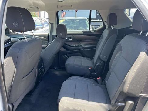 Used 2019 Chevrolet Traverse LT FWD image 12