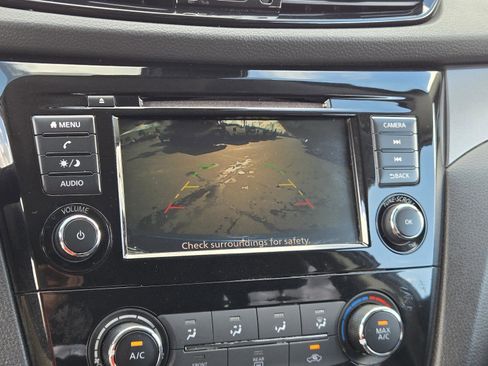 Used 2022 Nissan Rogue Sport S image 8