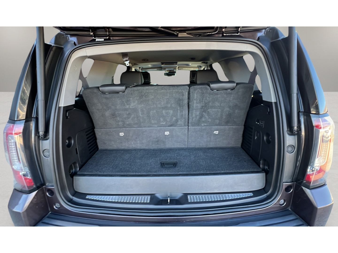 Used 2015 GMC Yukon SLT w/ Open Road Package AWD/4WD image 30
