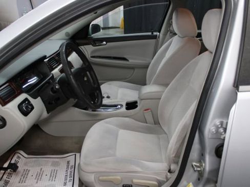 Used 2010 Chevrolet Impala LS image 9