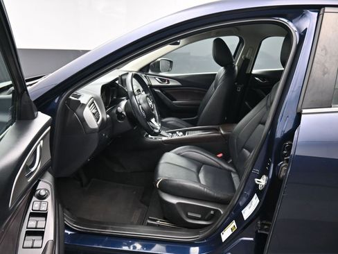 Used 2017 MAZDA MAZDA3 Touring image 11