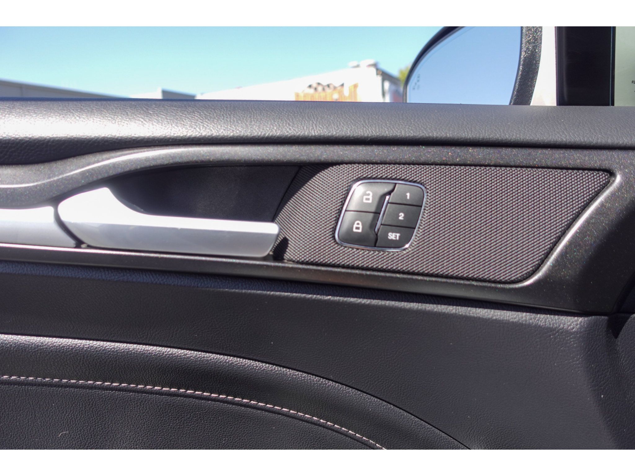 Used 2019 Ford Fusion Energi Titanium FWD image 11
