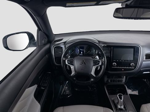 Used 2022 Mitsubishi Outlander SEL image 17