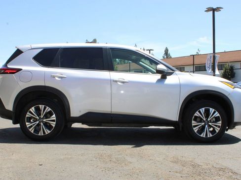 Used 2022 Nissan Rogue SV FWD image 40