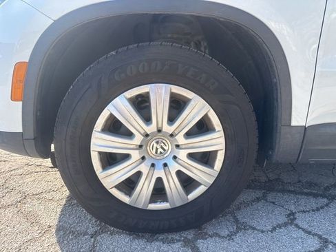 Used 2017 Volkswagen Tiguan Limited image 9