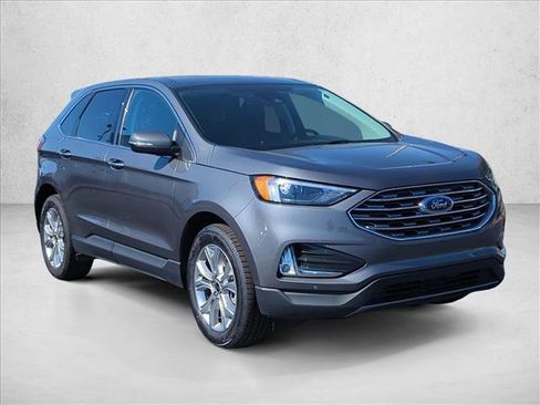Used 2024 Ford Edge Titanium image 3