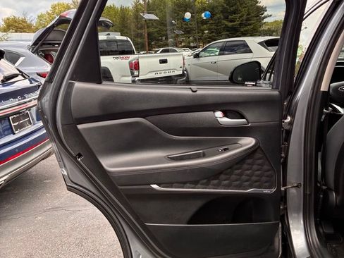 Used 2019 Hyundai Santa Fe SEL FWD image 27