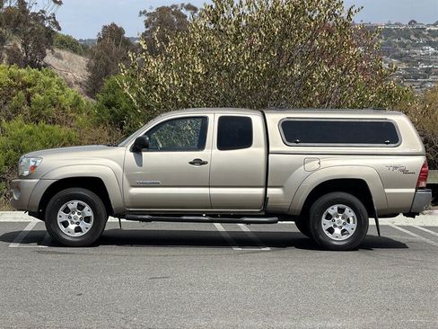 Used 2008 Toyota Tacoma PreRunner RWD image 2