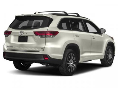 Used 2019 Toyota Highlander SE AWD/4WD image 2