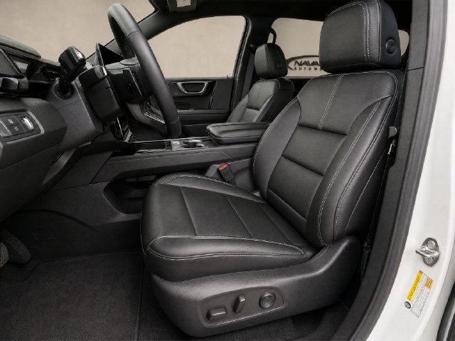 Used 2026 GMC Acadia Elevation w/ Elevation Premium Package FWD image 14