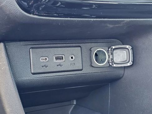 Used 2023 Buick Encore GX Select w/ Sport Touring Package image 21