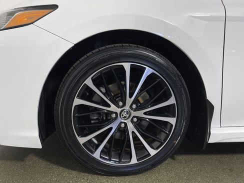 Certified 2020 Toyota Camry SE FWD image 11