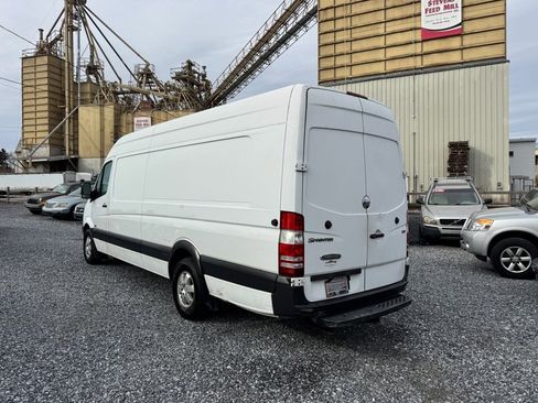 Used 2010 Freightliner Sprinter 2500 image 7